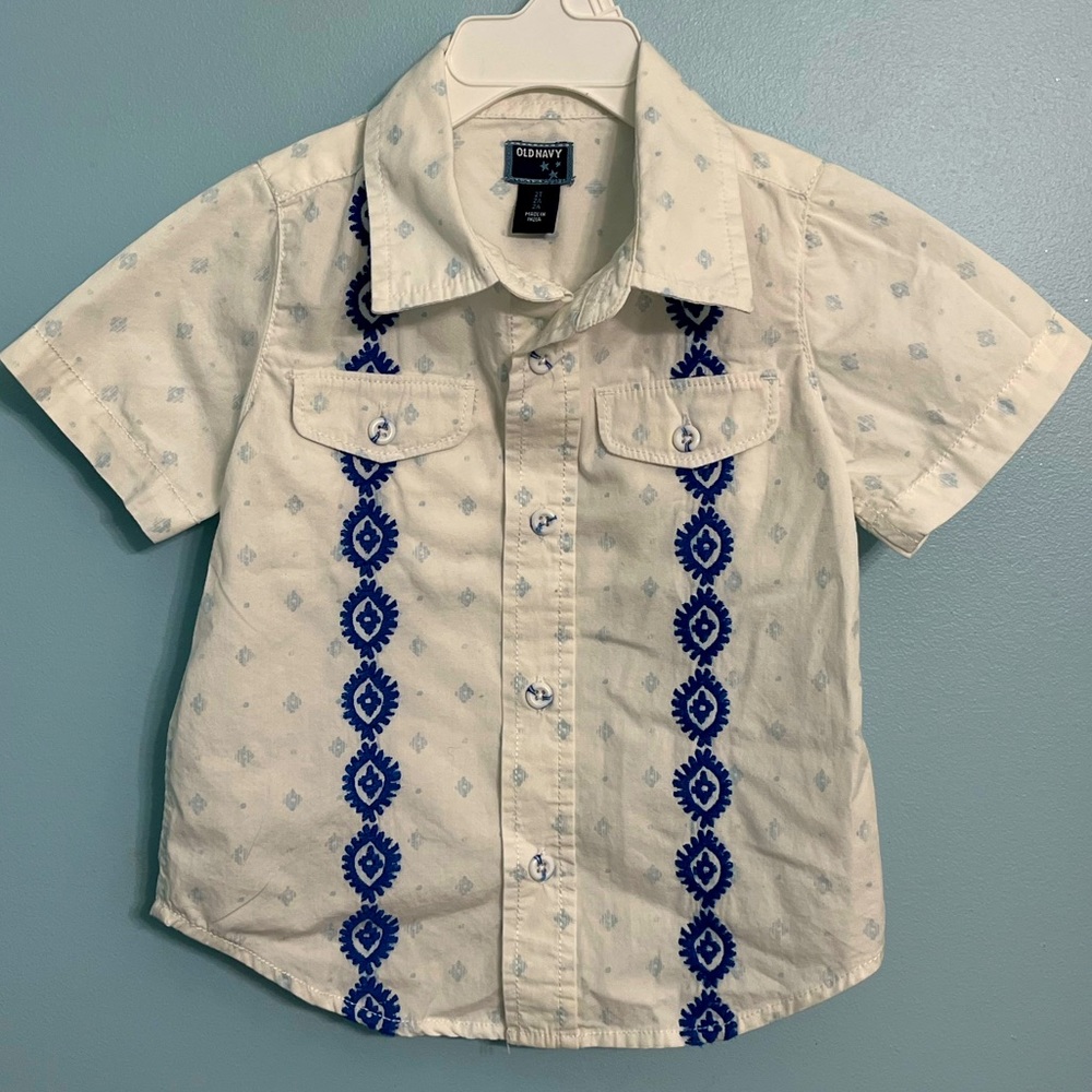 Boy’s 2T Old Navy White & Blue Boho Aztec Button Up Short Sleeve Shirt